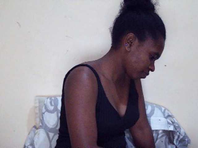 Sweetdiva2 live cam on BongaCams