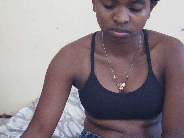 Sweetdiva2 live cam on BongaCams