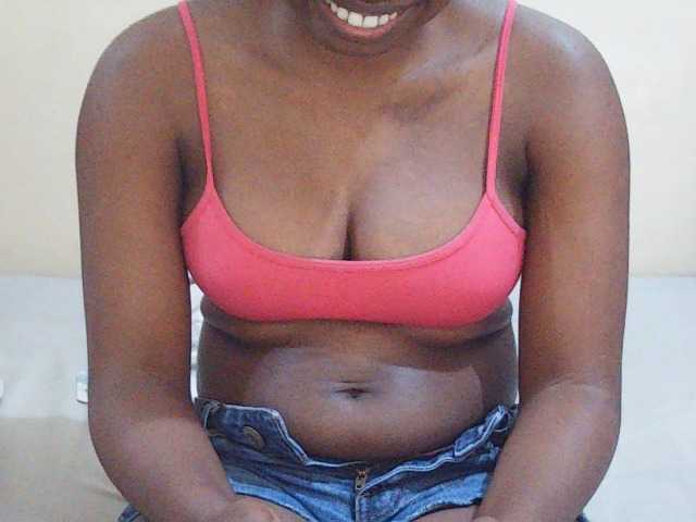 Sweetdiva2 live cam on BongaCams