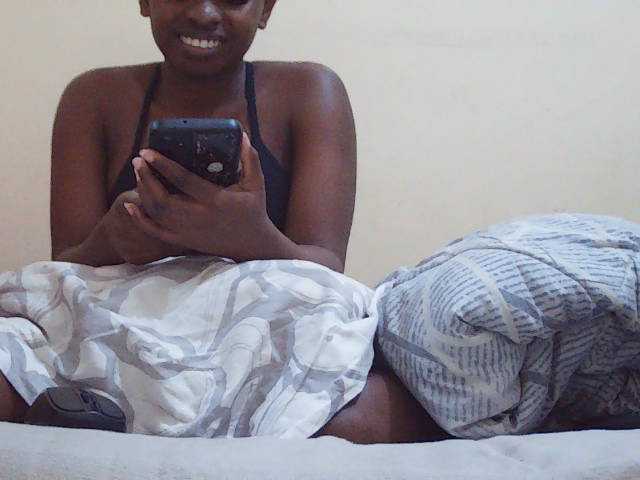 Sweetdiva2 live cam on BongaCams