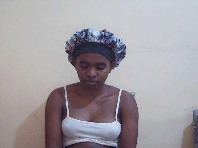 Sweetdiva2 live cam on BongaCams