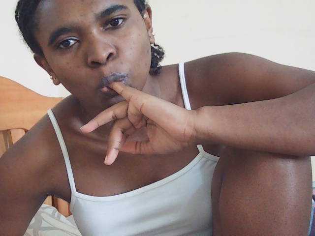 Sweetdiva2 live cam on BongaCams