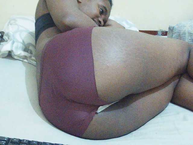Sweetdiva2 live webcam show