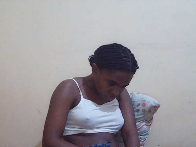Sweetdiva2 live cam on BongaCams