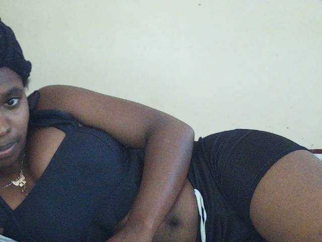 Sweetdiva2 live cam on BongaCams
