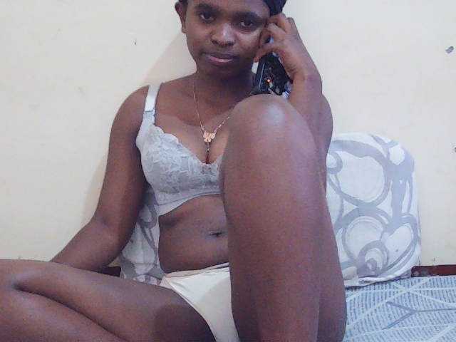 Sweetdiva2 live cam on BongaCams