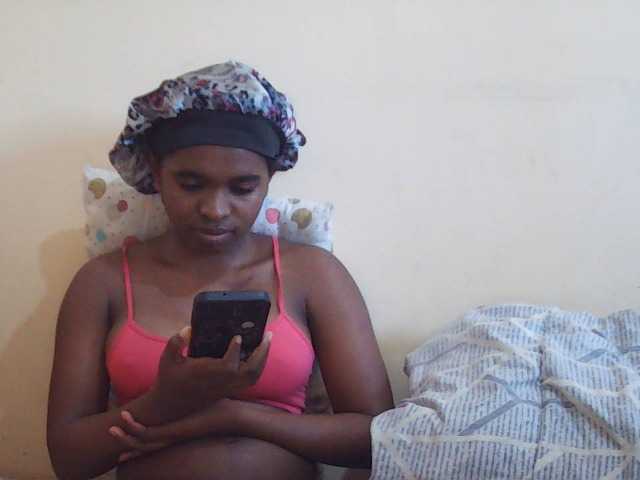 Sweetdiva2 live cam on BongaCams