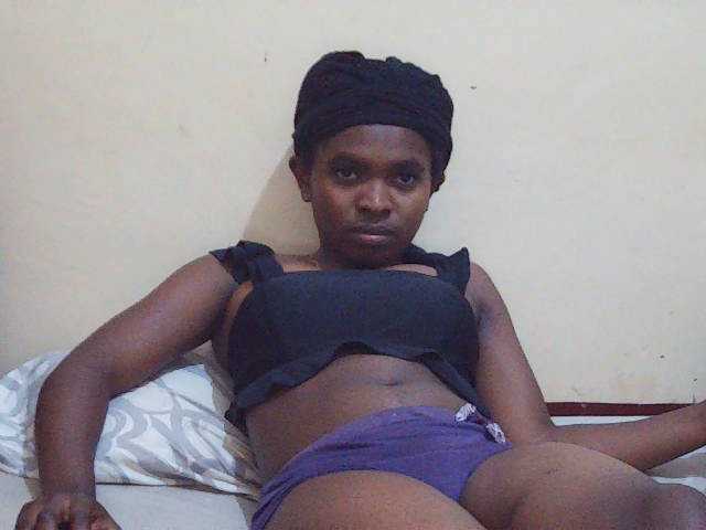 Sweetdiva2 live cam on BongaCams