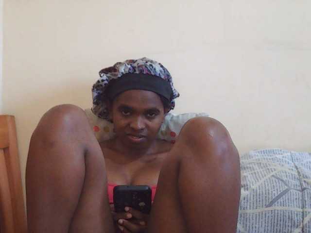 Sweetdiva2 live cam on BongaCams