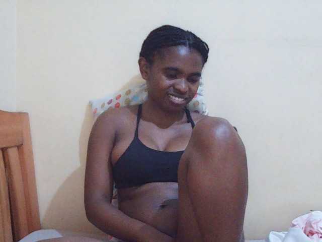 Sweetdiva2 live cam on BongaCams
