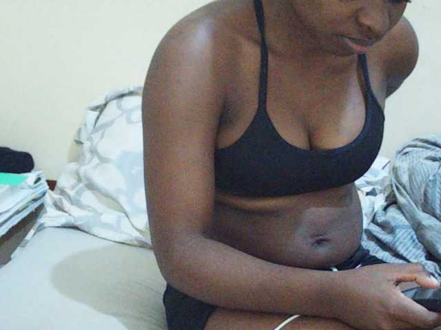 Sweetdiva2 live cam on BongaCams