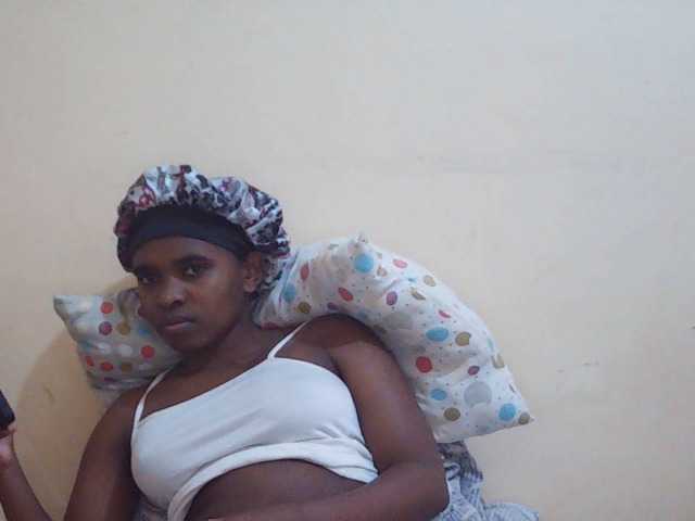 Sweetdiva2 live cam on BongaCams