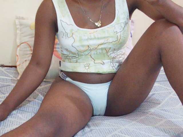 Sweetdiva2 live cam on BongaCams