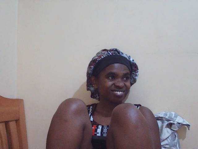 Sweetdiva2 live cam on BongaCams