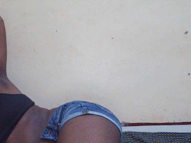 Sweetdiva2 live cam on BongaCams