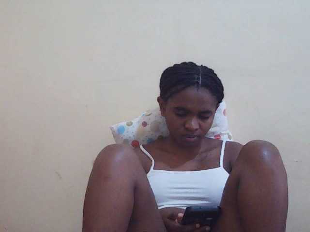 Sweetdiva2 live cam on BongaCams