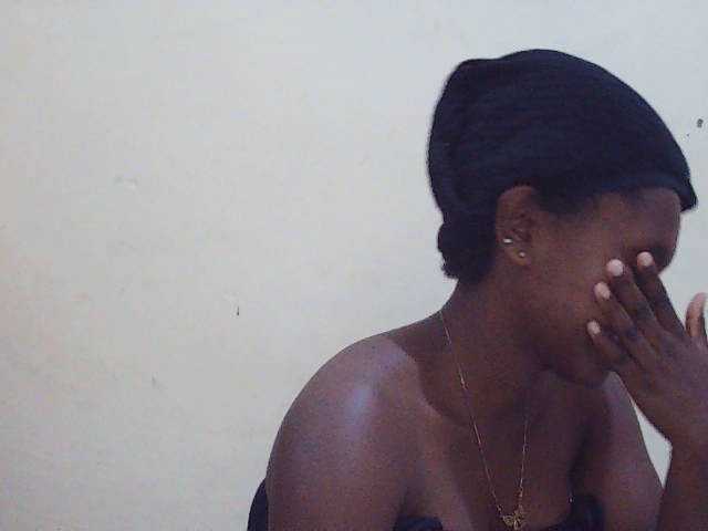 Sweetdiva2 live cam on BongaCams