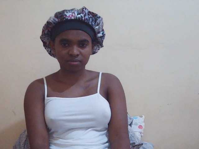 Sweetdiva2 live cam on BongaCams