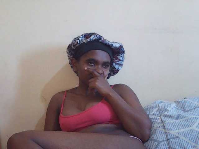 Sweetdiva2 live cam on BongaCams