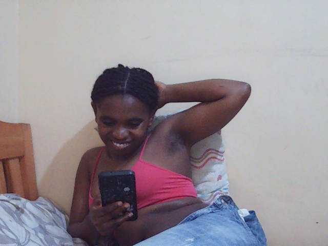 Sweetdiva2 live cam on BongaCams