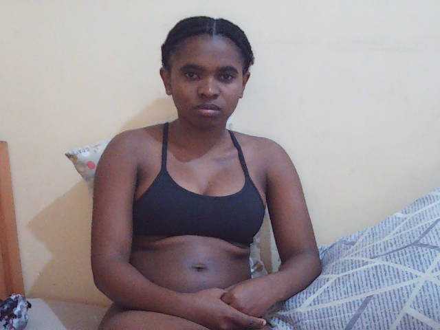 Sweetdiva2 live cam on BongaCams