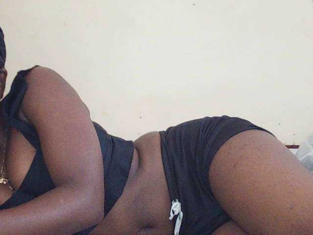 Sweetdiva2 live cam on BongaCams