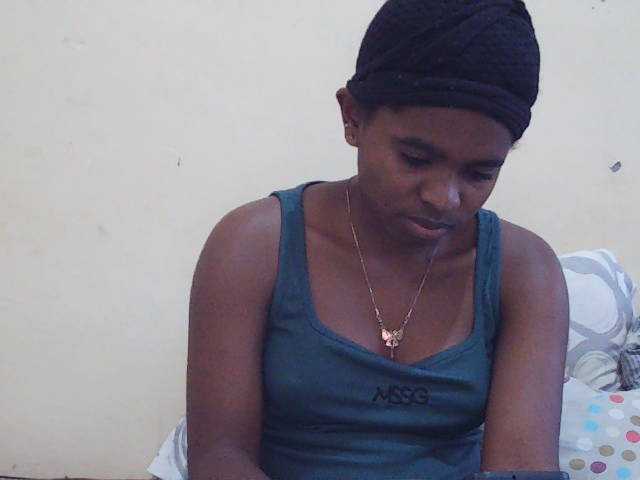 Sweetdiva2 live cam on BongaCams