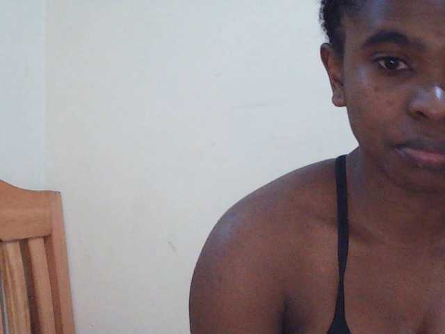 Sweetdiva2 live cam on BongaCams