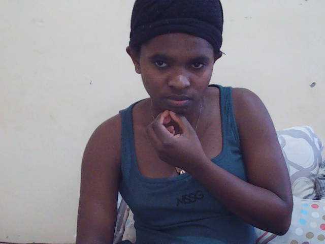 Sweetdiva2 live cam on BongaCams