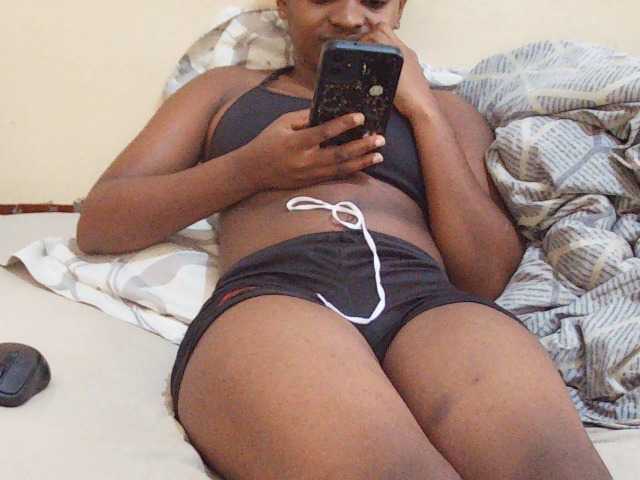 Sweetdiva2 live cam on BongaCams