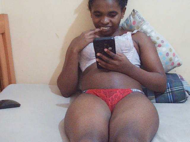 Sweetdiva2 live cam on BongaCams
