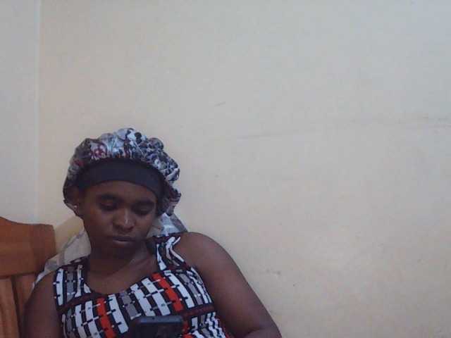 Sweetdiva2 live cam on BongaCams