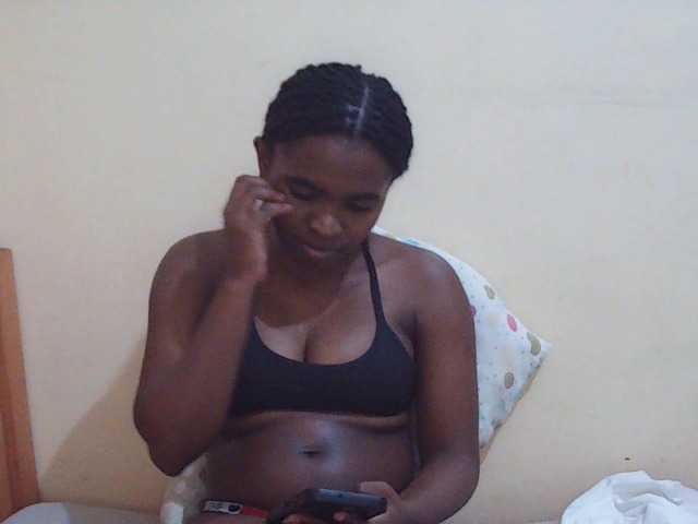Sweetdiva2 live cam on BongaCams