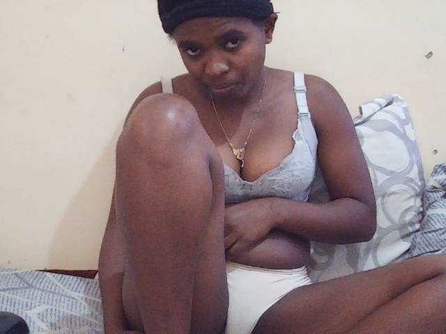 Sweetdiva2 live cam on BongaCams