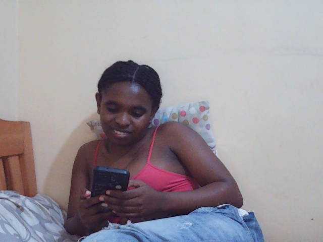 Sweetdiva2 live cam on BongaCams