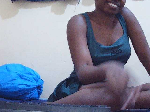 Sweetdiva2 live cam on BongaCams