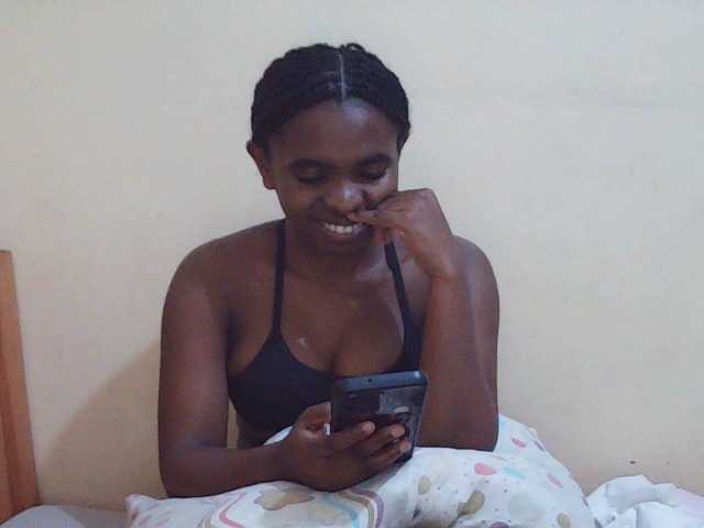 Sweetdiva2 live cam on BongaCams