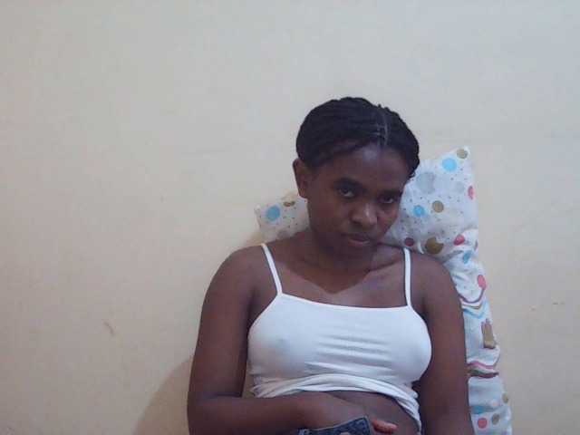 Sweetdiva2 live cam on BongaCams