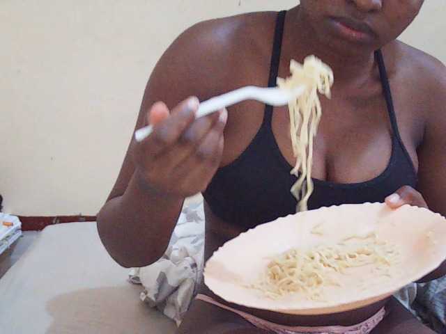 Sweetdiva2 live cam on BongaCams