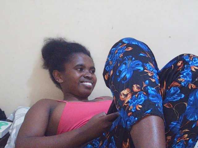 Sweetdiva2 live cam on BongaCams