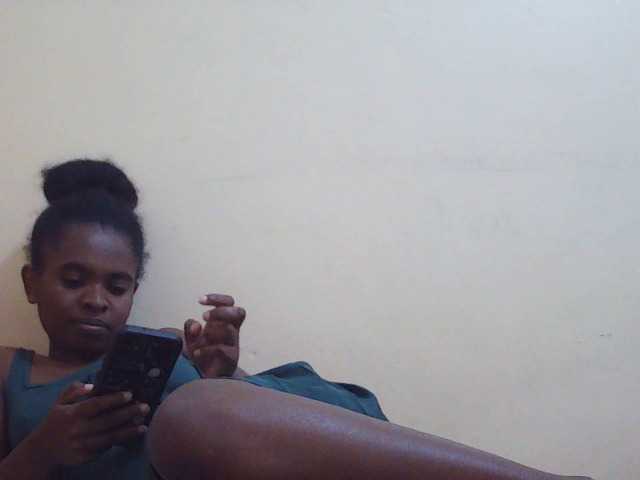 Sweetdiva2 live cam on BongaCams