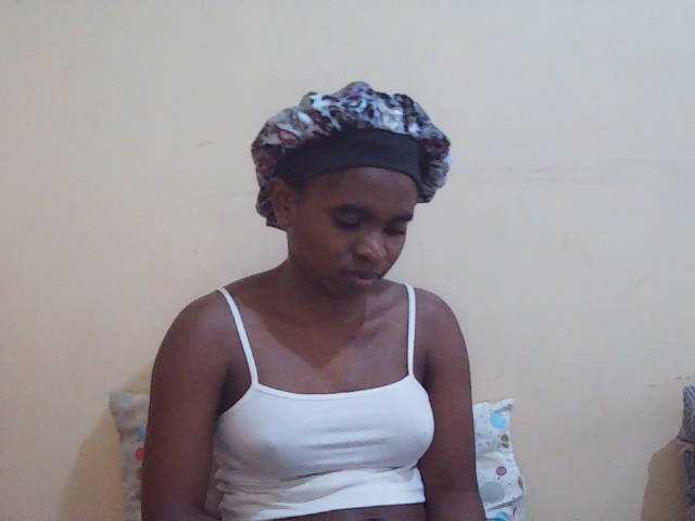 Sweetdiva2 live cam on BongaCams