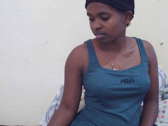 Sweetdiva2 live cam on BongaCams