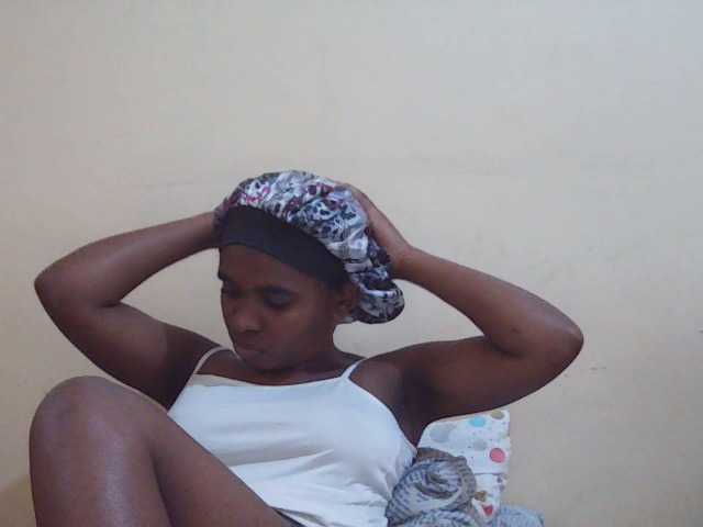 Sweetdiva2 live cam