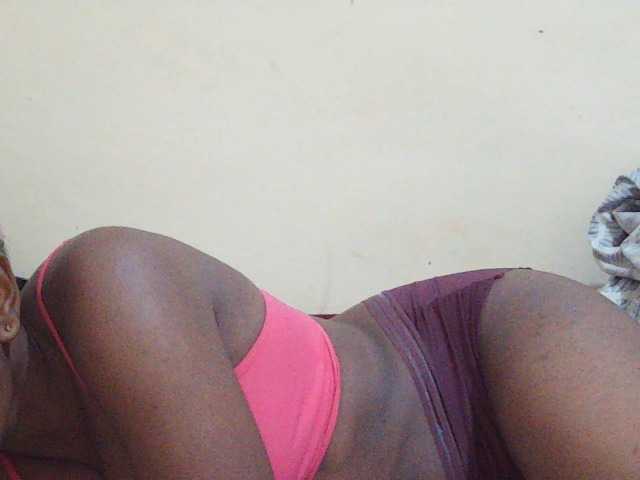 Sweetdiva2 live cam on BongaCams