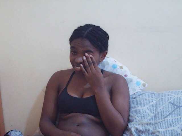Sweetdiva2 live cam on BongaCams