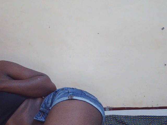 Sweetdiva2 live cam on BongaCams
