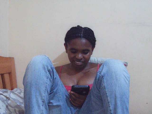 Sweetdiva2 live cam on BongaCams