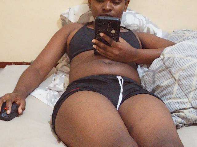 Sweetdiva2 live cam on BongaCams