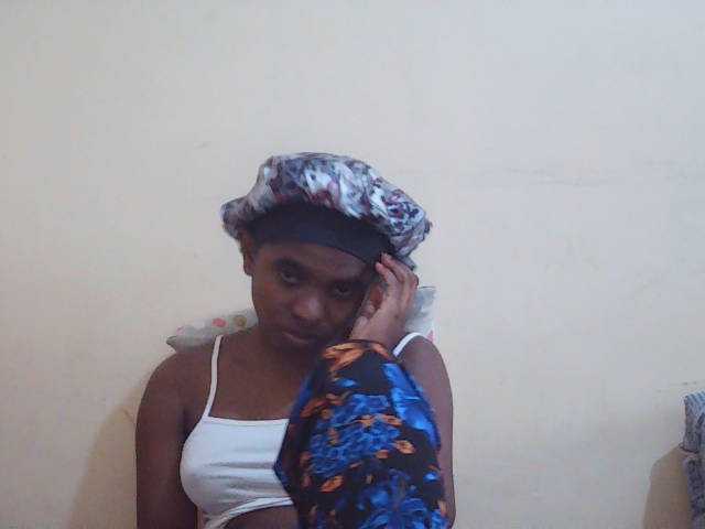 Sweetdiva2 live cam on BongaCams
